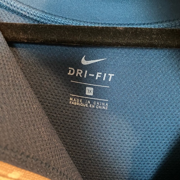 NWOT Nike Pro half zip - Picture 3 of 4